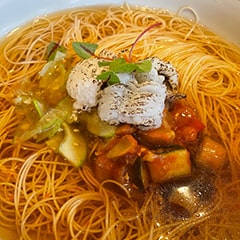 焼き鱧と夏野菜のソーメン